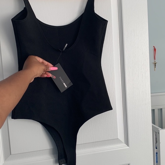 Black low plunge back bodysuit - Picture 2 of 2
